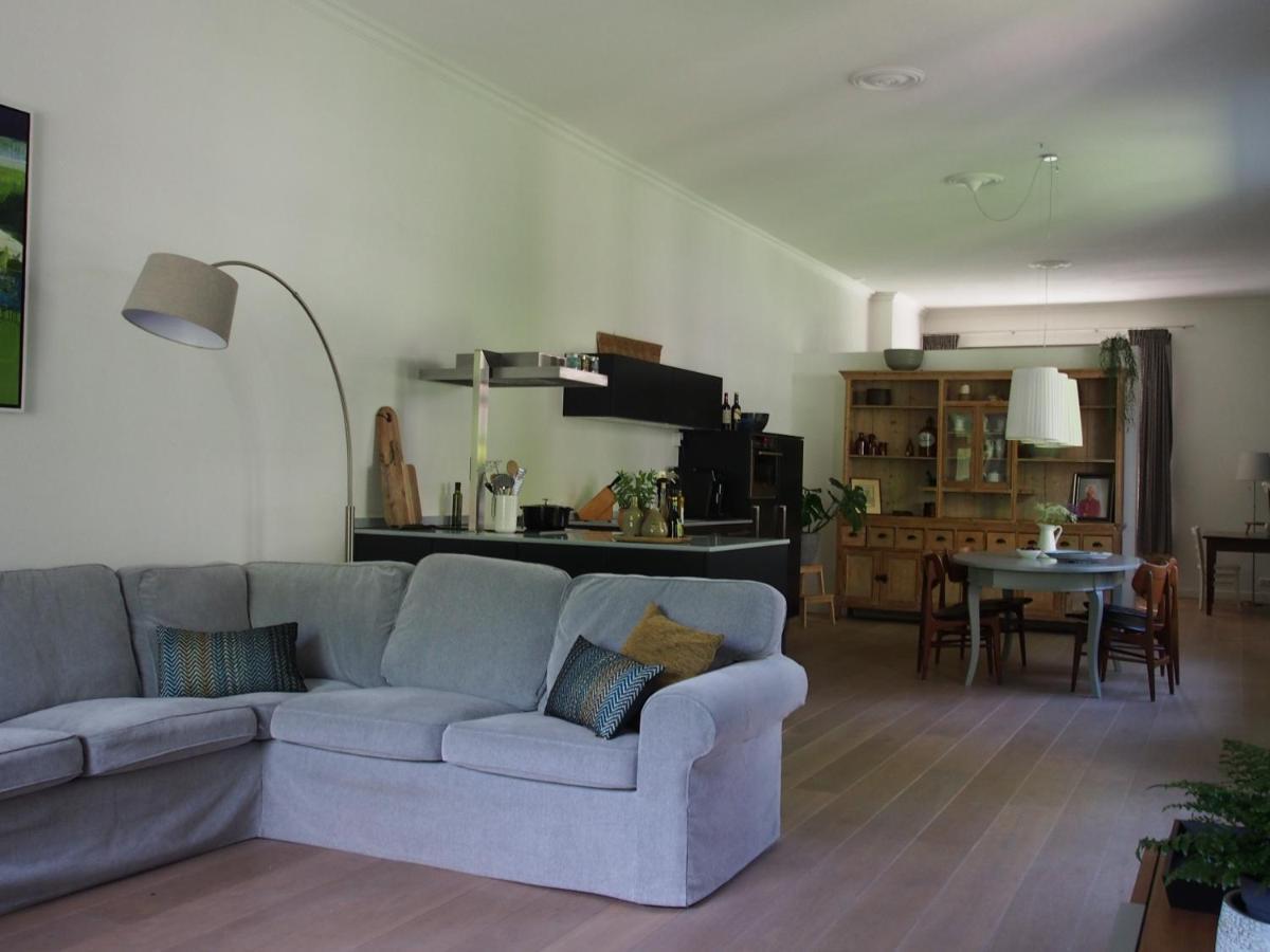Apartamento De Oude Dokterspraktijk Zuidhorn Exterior foto