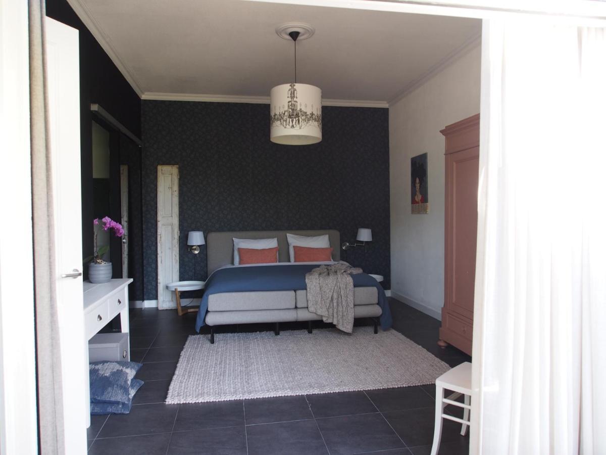 Apartamento De Oude Dokterspraktijk Zuidhorn Exterior foto
